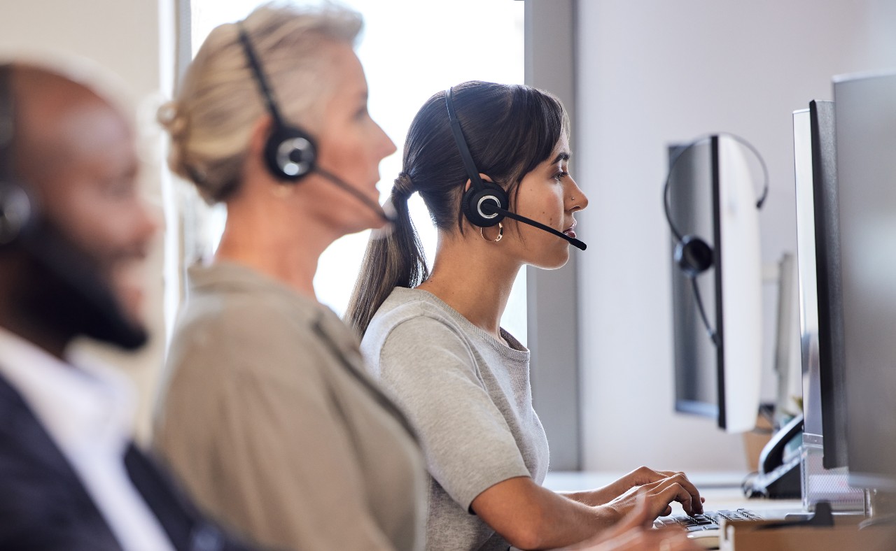 How AI can help insurance contact center agents find the one right answer